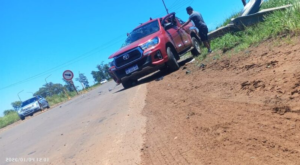 Ruta 14: reventó una cubierta y terminó contra el guardarraíl