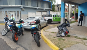 a las trompadas: violenta escena tras un accidente en Corrientes