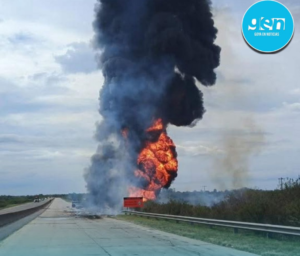 Chocaron dos camiones en la Ruta Nacional 14 y el tránsito esta cortado en Gualeguaychú